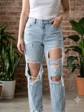 American Eagle Outfitters Light Blue High-Rise Distressed Jeans